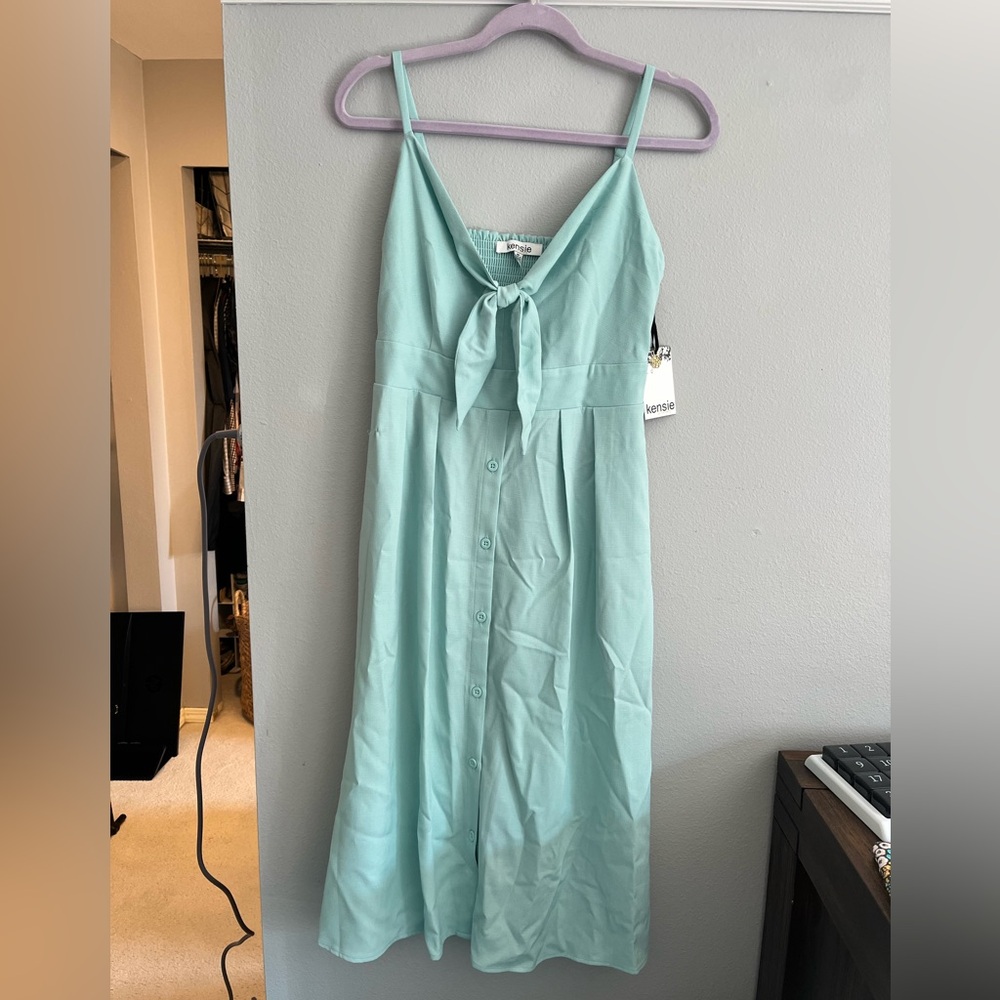 BNWT Kenzie Dress Size 10 Seafoam  Green